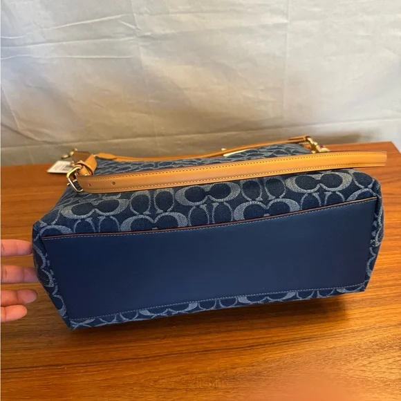 COACH Laurel Large shoulder bag in Signature Denim - Picture 5 of 6